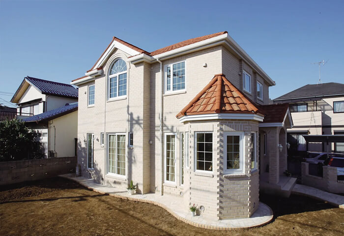 性能重視、スペックにこだわったレンガ積みの家の写真