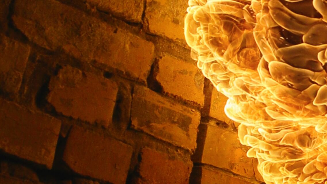 火に耐えるレンガのイメージ