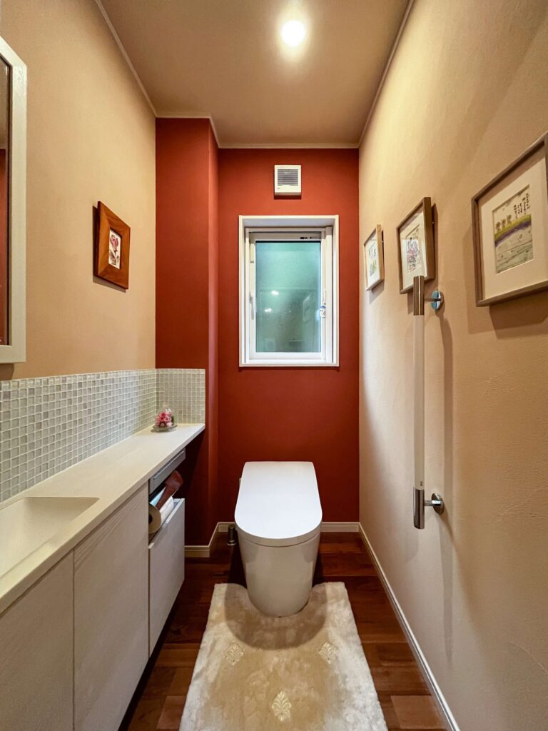 性能を極めた心地よく健康に暮らすレンガ積みの家の写真