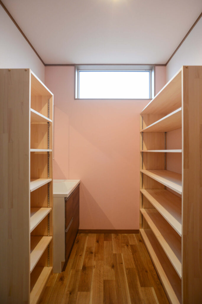 心地よさを大切にした、家族が集うレンガ積みの家の写真