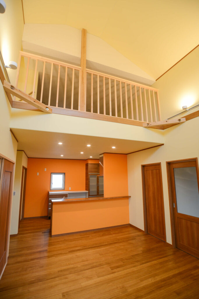 心地よさを大切にした、家族が集うレンガ積みの家の写真