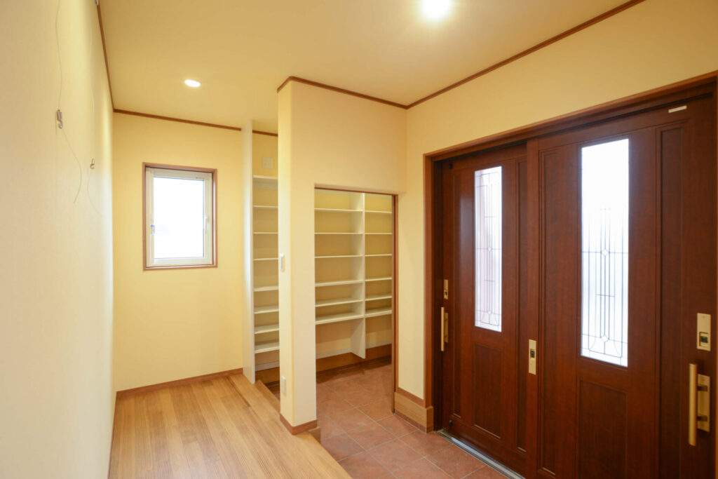 心地よさを大切にした、家族が集うレンガ積みの家の写真